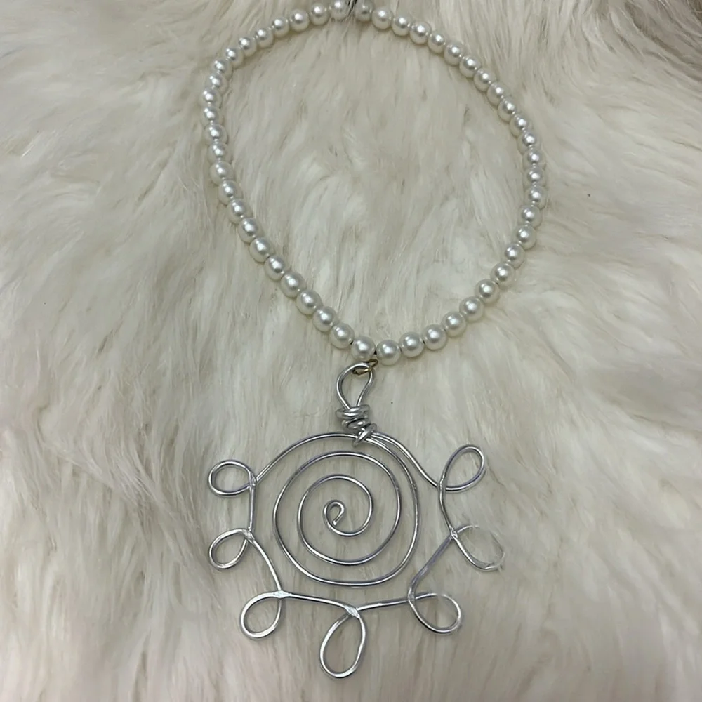 Silver Hand Design Pendant Stretchy Faux Pearl One of a Kind Necklacr